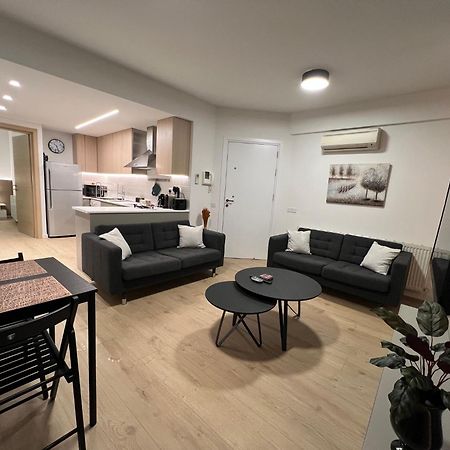 Daniela'S Modern Apartment Strovolos Eksteriør billede